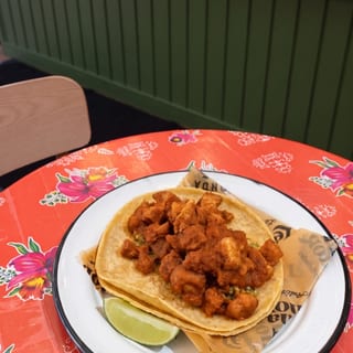 Chicharron en Salsa Roja Taco